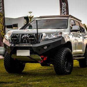 Off-Road Animal Predator Bull Bar, Suitable for Toyota Prado 150 Series 2018 on