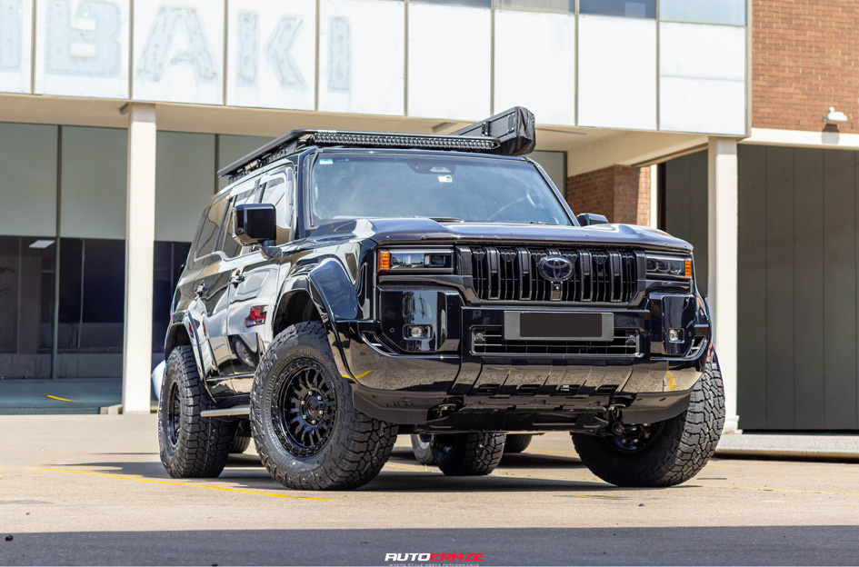 Toyota Landcruiser Prado modified 4x4 build view