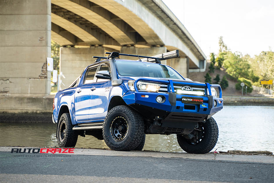 Blue-Toyota-Hilux-King-D-Locker-Wheels-Front-Shot-Gallery-September-2019