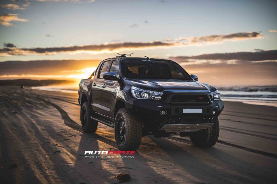 Front-Shot-Rival-4x4-Bar-Toyota-Hilux-Off-Road-Moto-Metal-Wheels-970x647