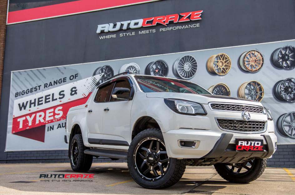 Holden-Colorado-Grid-GD07-alloy-Wheels-Nitto-Terra-Grappler-Tyres-Head-Tail-light-Covers-Suspension-Front-Close-Shot-Janurary-2018_large