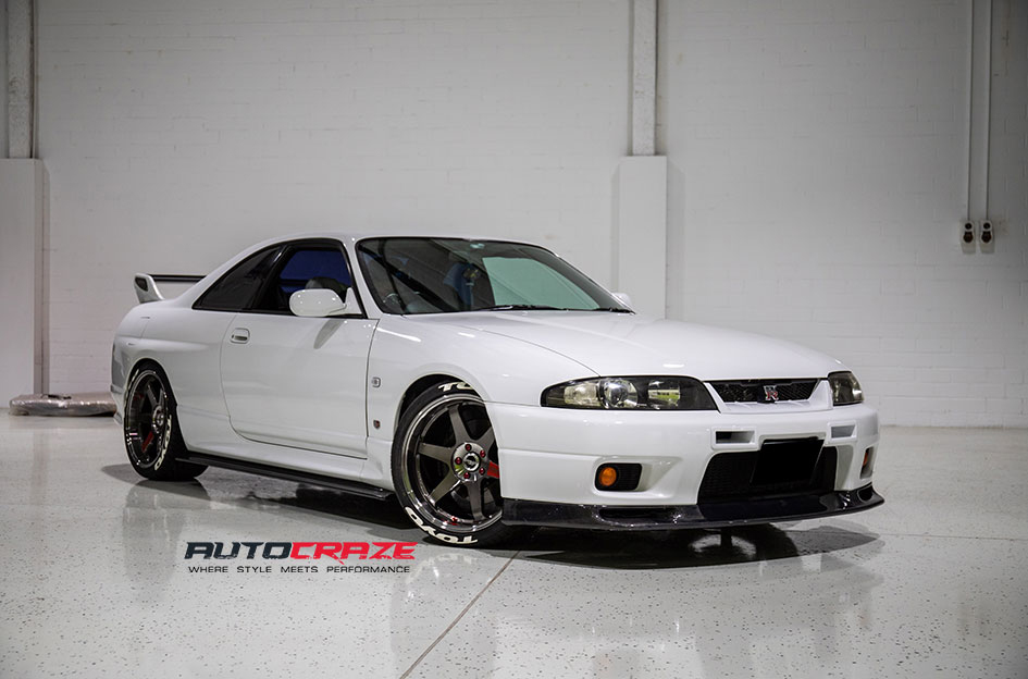 Nissan-Skyline-GTR-Rays-TE37SL-Wheels-Toyo-Tyres-Front-Close-Shot-May-2018