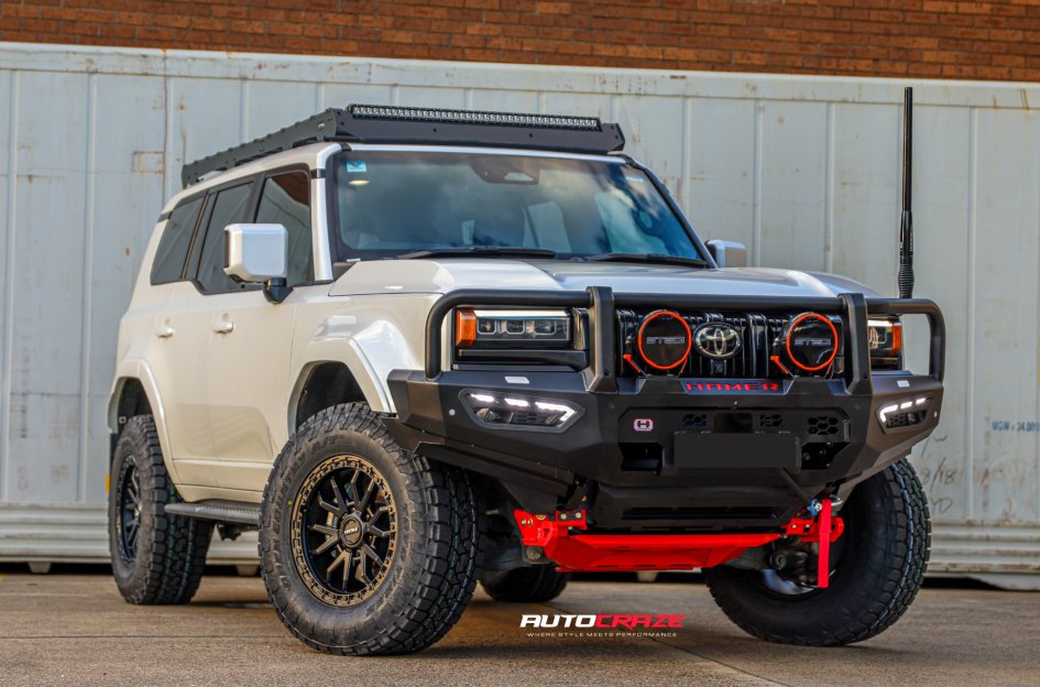 Toyota Landcruiser Prado 250 front view