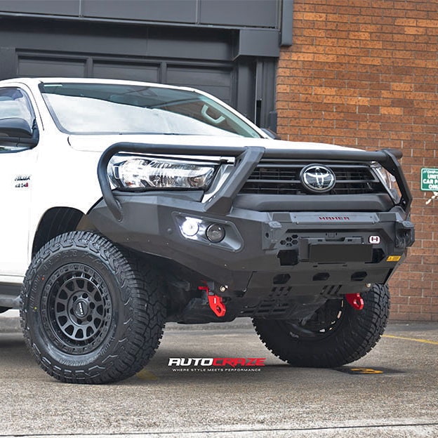 Toyota-Hilux-Bull-Bar-min