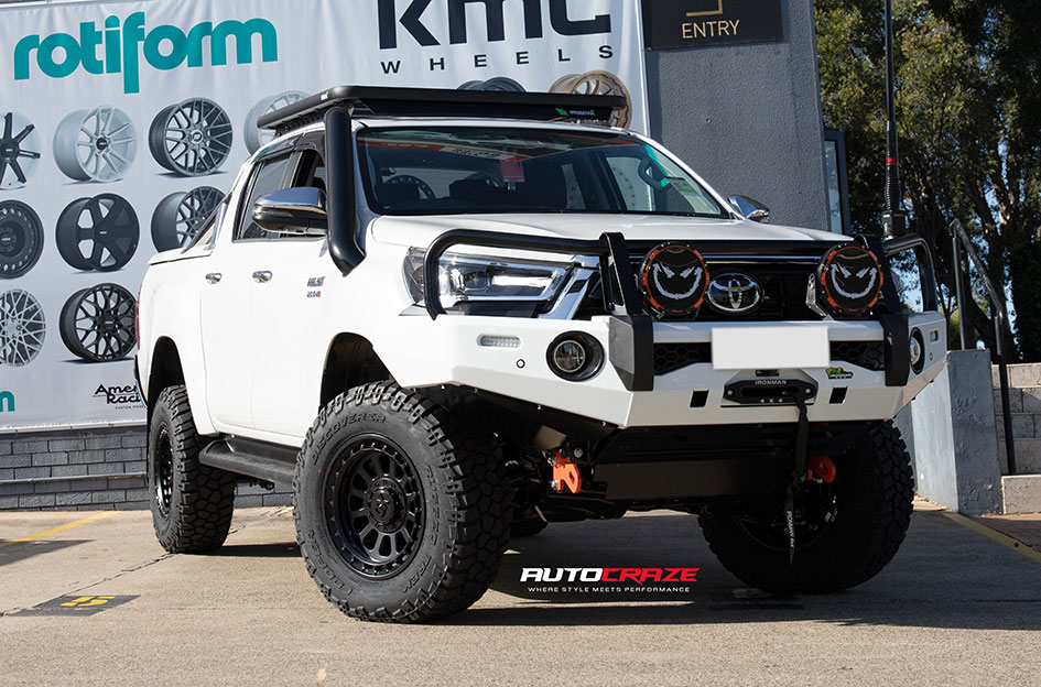 Toyota Hilux with KMC Omega wheels front gallery view