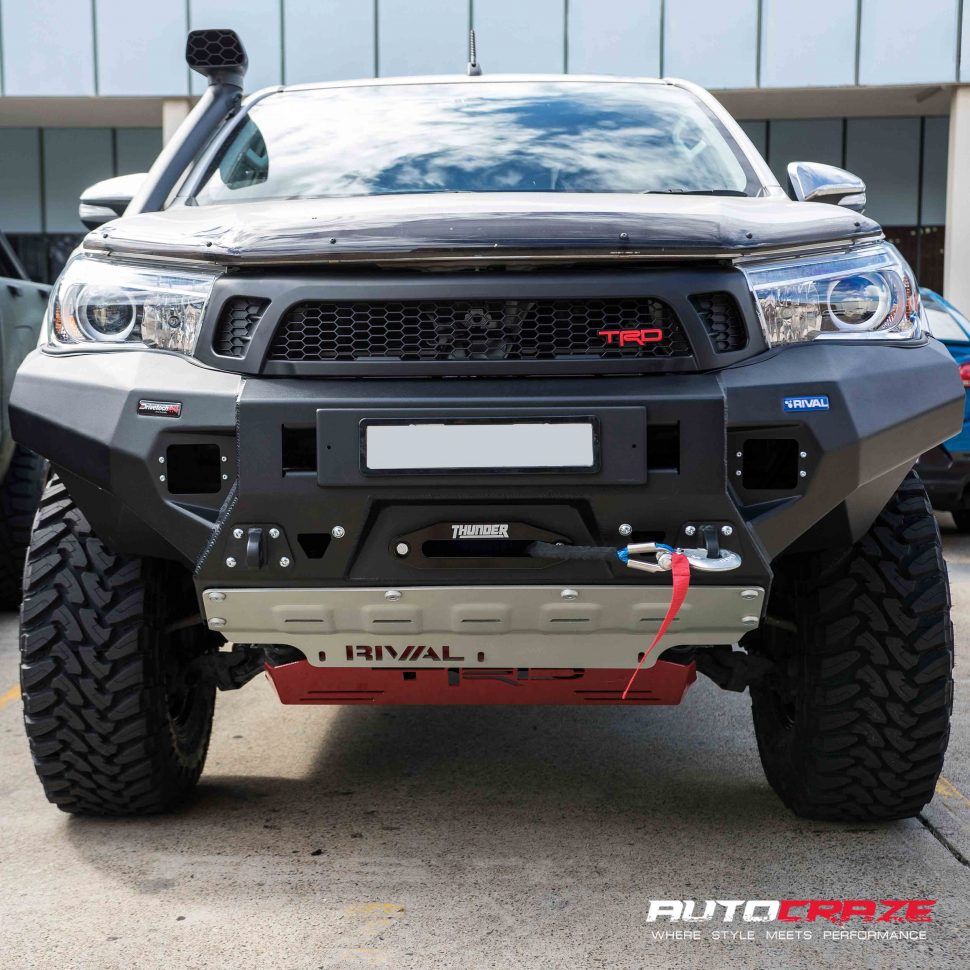 Toyota-Hilux-Rival-Bar-Front-view-970x970