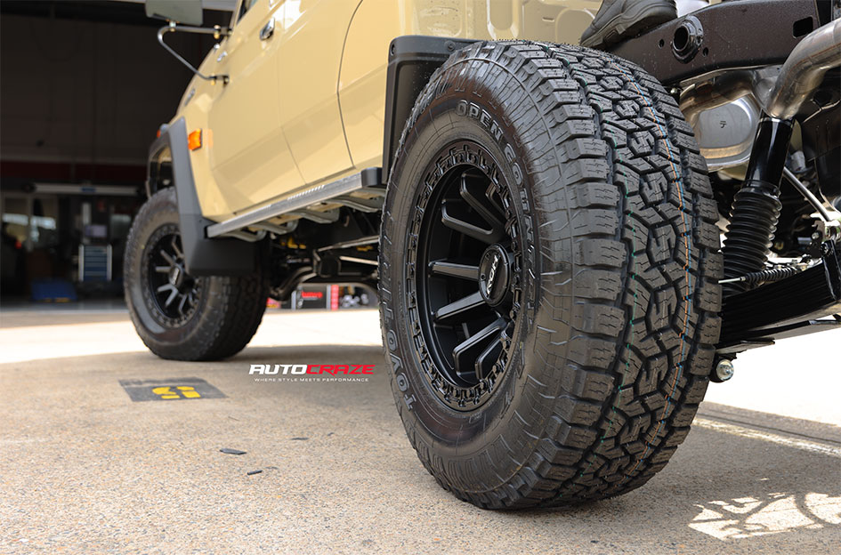 Toyota Landcruiser 79 Series with ROH Raid back wheels gallery view