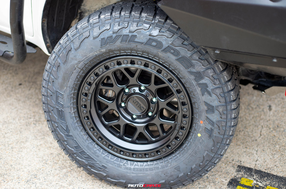 TOYOTA HILUX KMC GRS SATIN BLACK