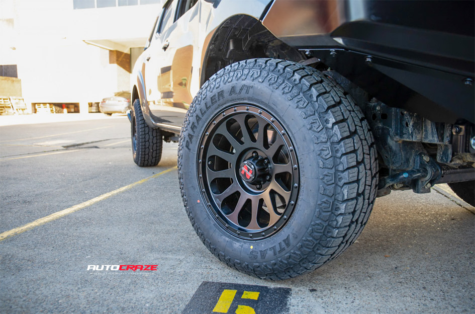 NISSAN NAVARA NP300 NOMAD VICTIM MATTE BLACK