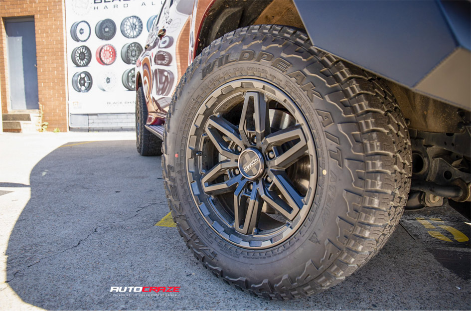 MITSUBISHI PAJERO SPORT NOMAD N232 SATIN BLACK