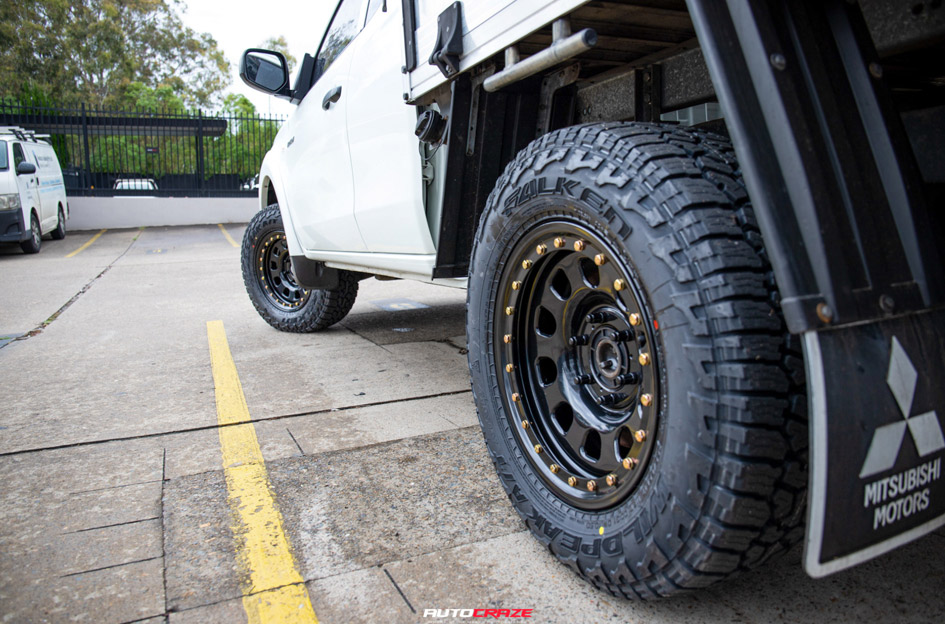 MITSUBISHI TRITON KING D-LOCKER SATIN BLACK