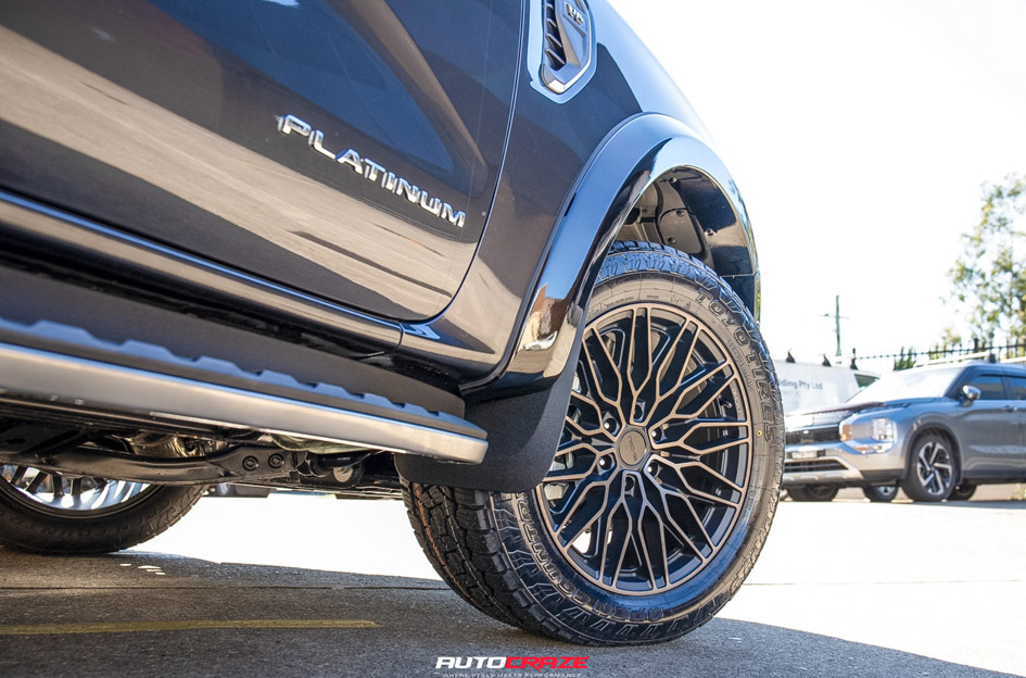 FORD RANGER NEXT GEN NICHE CALABRIA 6 GLOSS BLACK MACHINED