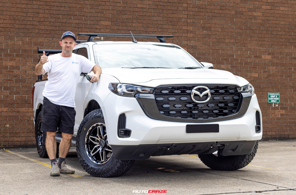MAZDA BT-50 NOMAD N232 GLOSS BLACK DARK TINT