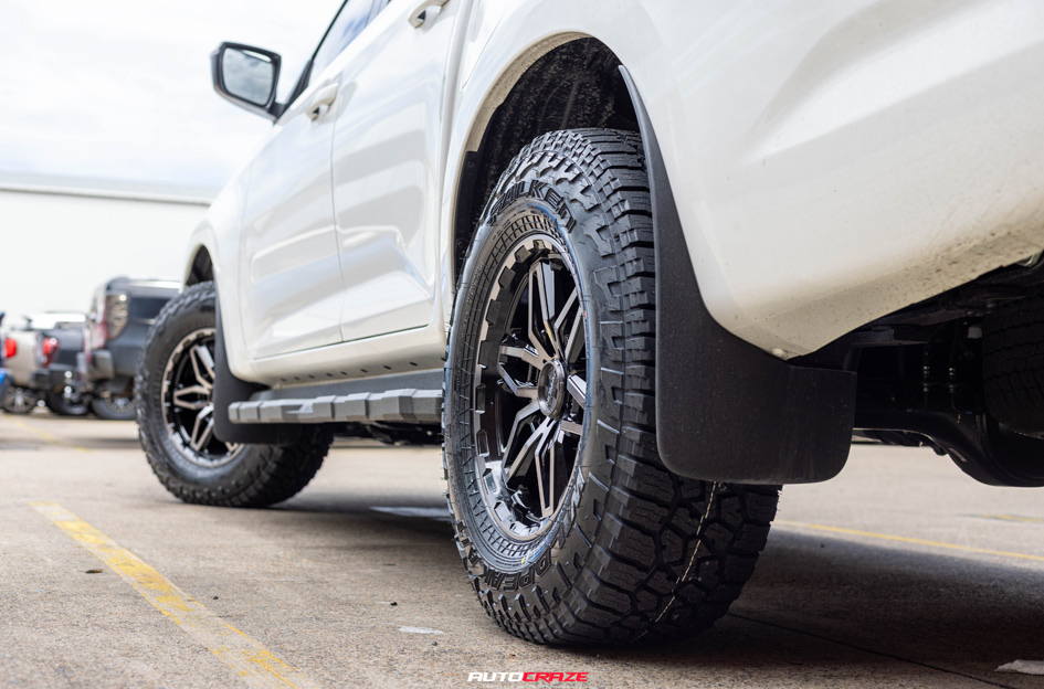 MAZDA BT-50 NOMAD N232 GLOSS BLACK DARK TINT