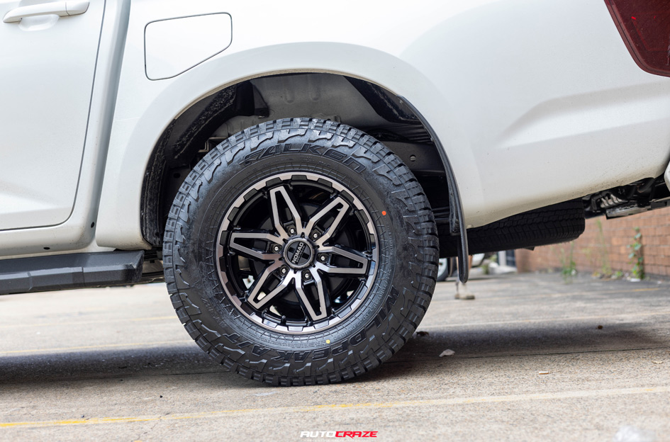 MAZDA BT-50 NOMAD N232 GLOSS BLACK DARK TINT