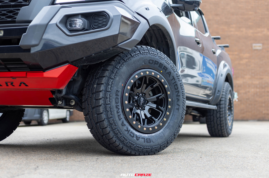 NISSAN NAVARA DIRTY LIFE DT1 MATTE BLACK