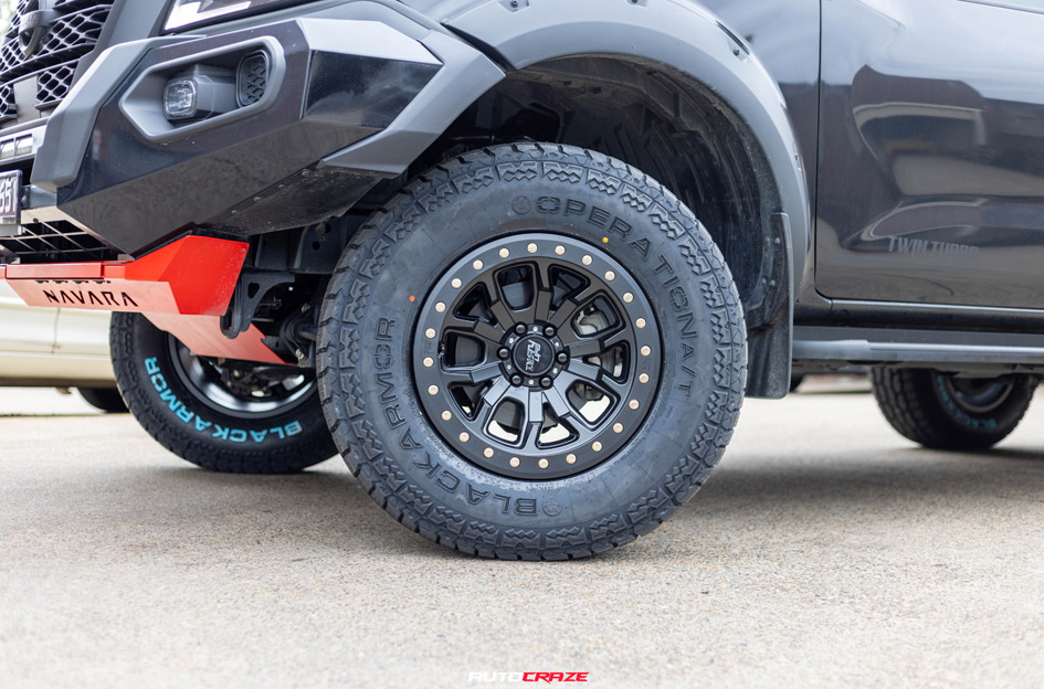 NISSAN NAVARA DIRTY LIFE DT1 MATTE BLACK