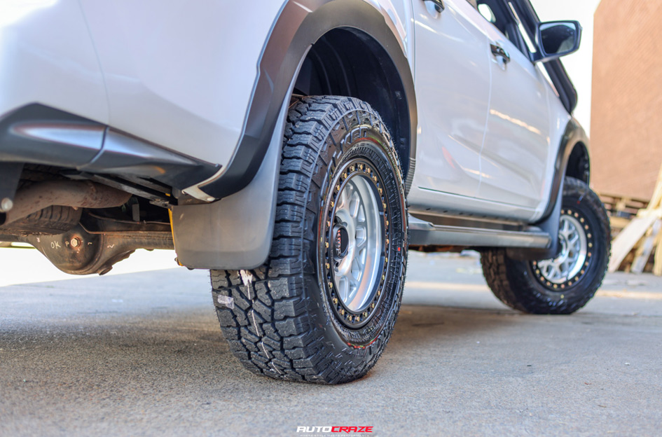 ISUZU D-MAX KMC GRS MACHINED W/ SATIN BLACK LIP