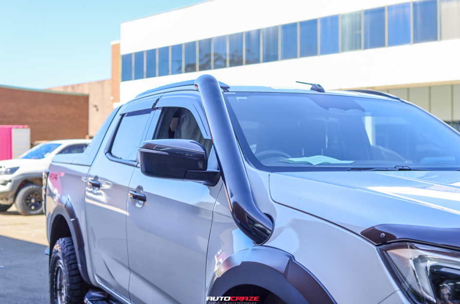 ISUZU D-MAX KMC GRS MACHINED W/ SATIN BLACK LIP