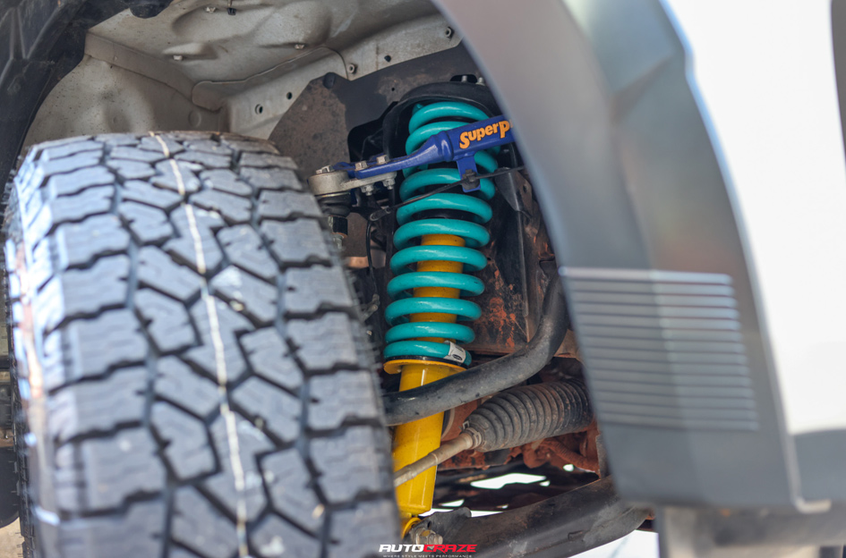 ISUZU D-MAX KMC GRS MACHINED W/ SATIN BLACK LIP