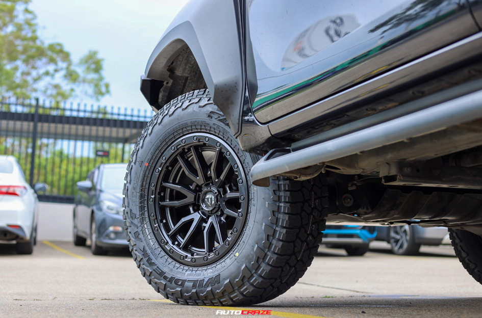 TOYOTA HILUX ROGUE FUEL REBEL 6 MATTE BLACK