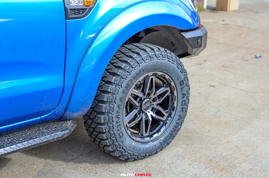 FORD RANGER PX3 NOMAD N232 GLOSS BLACK DARK TINT