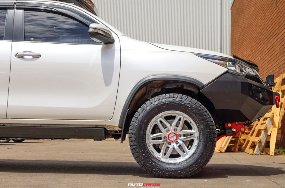 TOYOTA FORTUNER NOMAD N232 SILVER MACHINED FACE