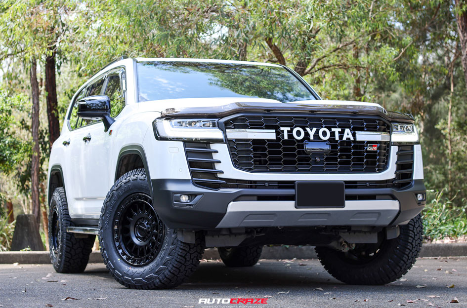 TOYOTA LAND CRUISER 300 SERIES GR SPORT KMC IMS MATTE BLACK W/ GLOSS BLACK LIP