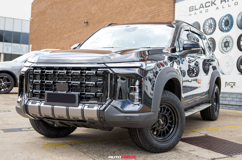 LDV D90 KMC KM724 IMPACT OL SATIN BLACK