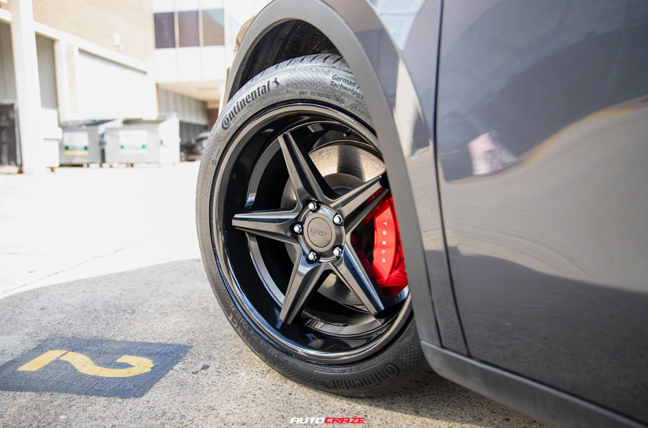 TESLA MODEL Y TSW LAUNCH MATTE BLACK GLOSS BLACK LIP