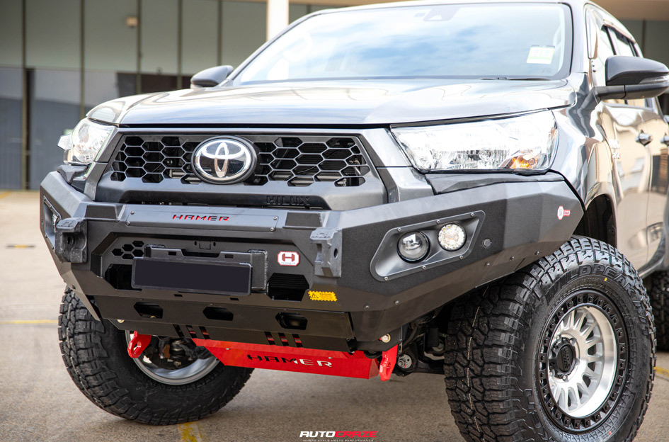 TOYOTA HILUX KMC IMS KM552 MACHINED W/ BLACK LIP