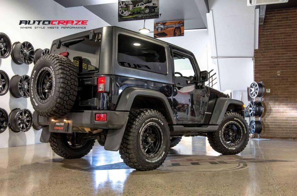 JEEP WRANGLER ANZA MATTE BLACK WITH ANTHRACITE RING