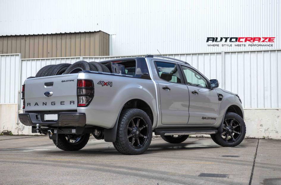 FORD RANGER COUPLER BLACK MACHINED WITH DARK TINT