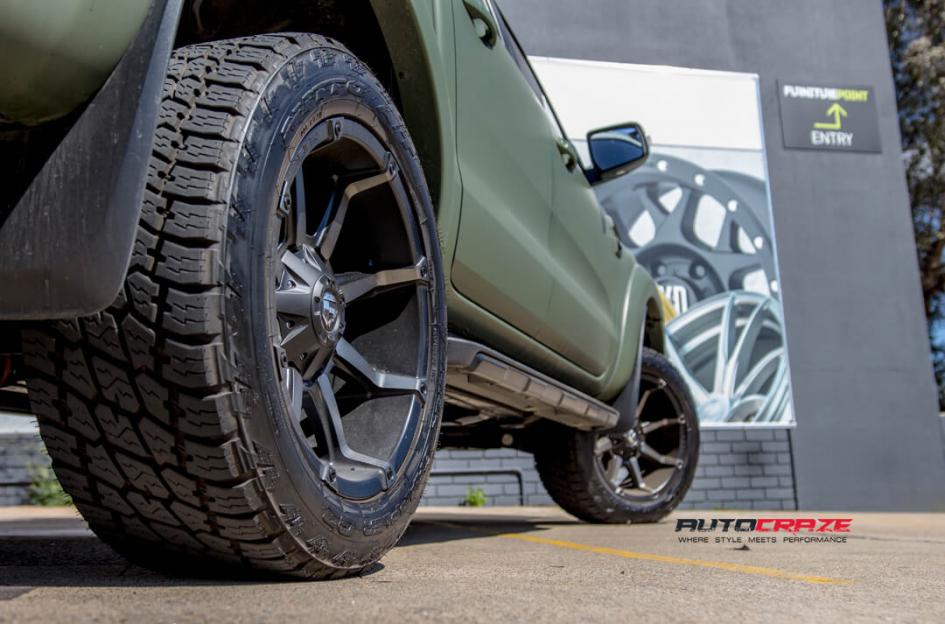 FORD RANGER COUPLER BLACK MACHINED WITH DARK TINT