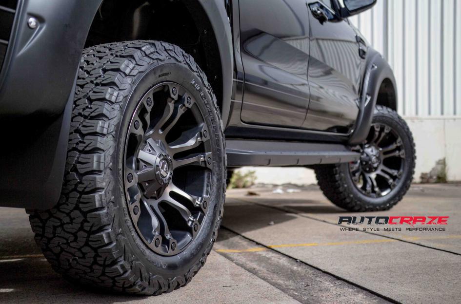 FORD-RANGER-VAPOR-BLACK-MACHINED-WITH-DARK-TINT