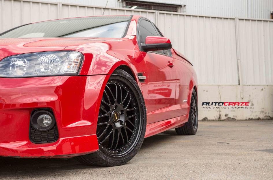 HOLDEN-COMMODORE-OM-FULL-SATIN-BLACK