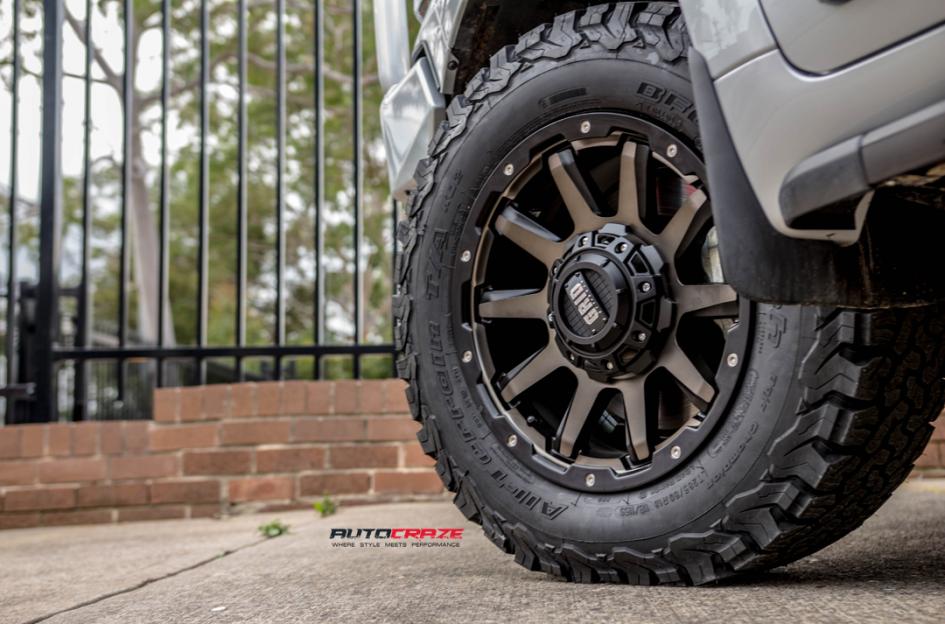 TOYOTA LANDCRUSIER GD05 BRONZE DARK TINT WITH MATTE BLACK