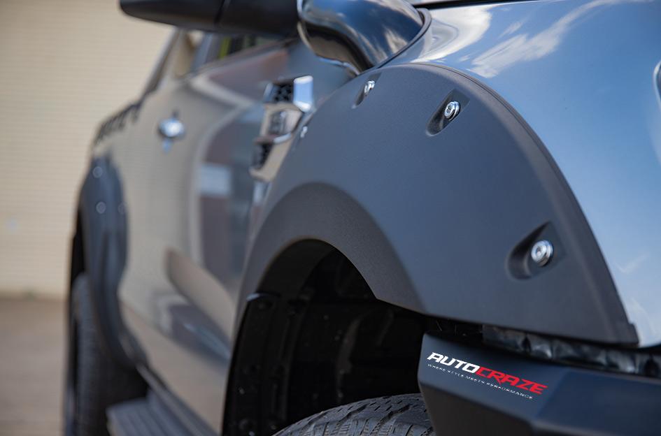 FORD-RANGER-TROPHY-MATTE-BLACK-WITH-ANTHRACITE-RING