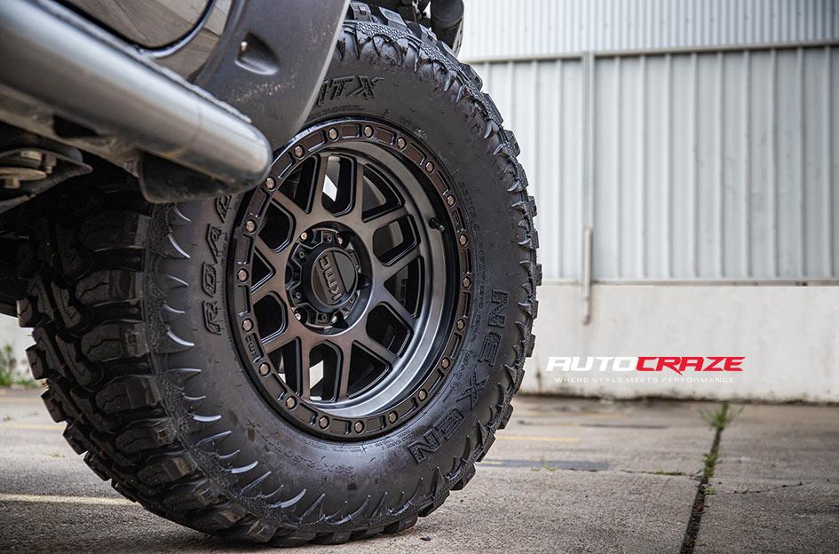 FORD RANGER KM544 MESA SATIN BLACK GLOSS BLACK LIP