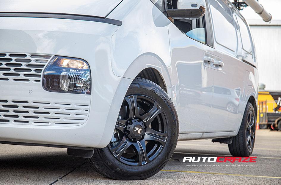 HYUNDAI STARIA REBEL SATIN BLACK PIPED