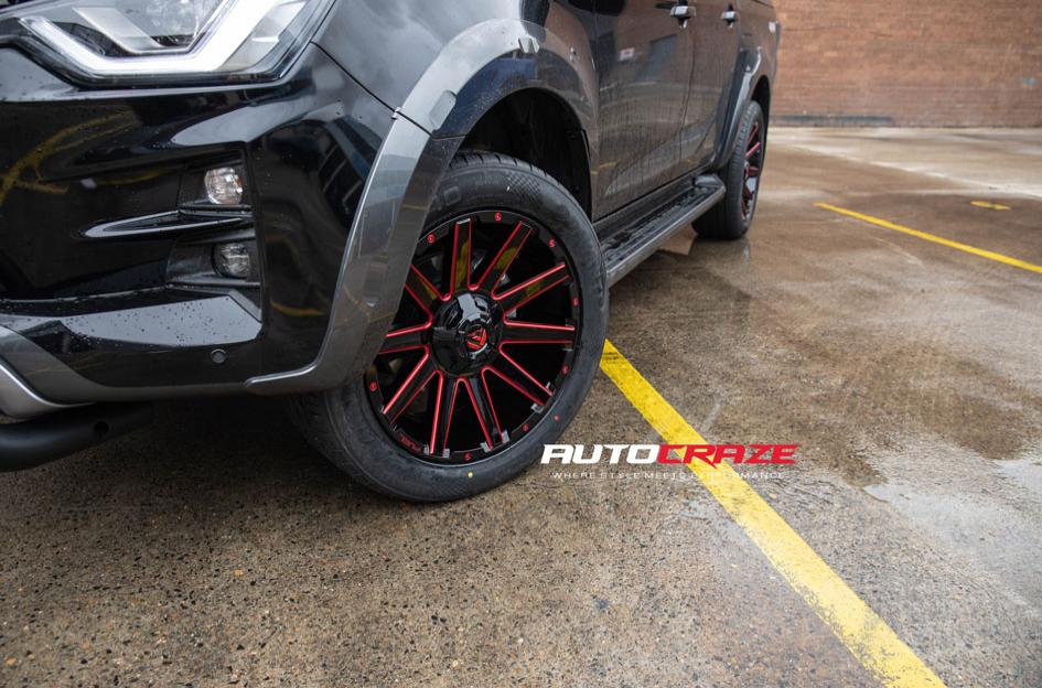 ISUZU DMAX CONTRA GLOSS BLACK CANDY RED
