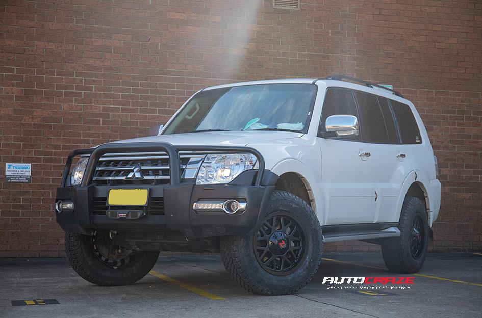 MITSUBISHI PAJERO JUDGE MATTE BLACK