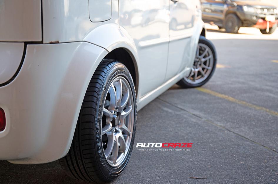 NISSAN CUBE BLADE HYPER BLACK