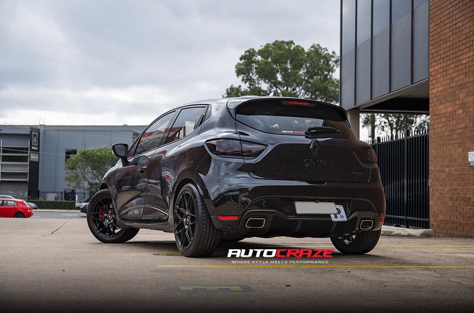 RENAULT CLIO IFG 38 BLACK