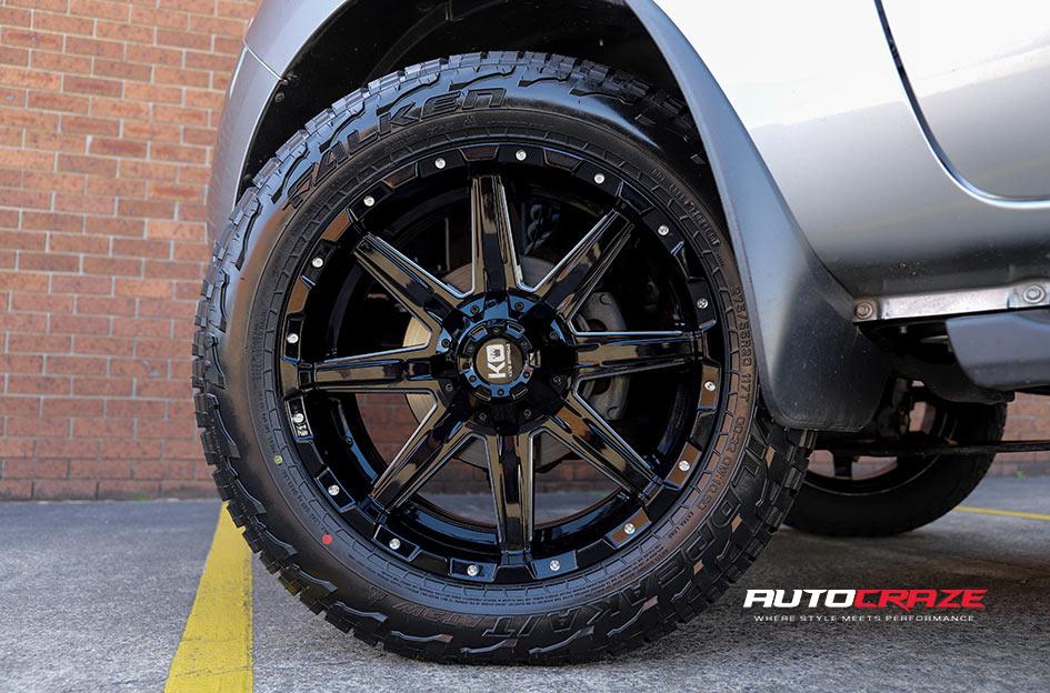MAZDA BT 50 BLADE  OR GLOSS BLACK MILLED