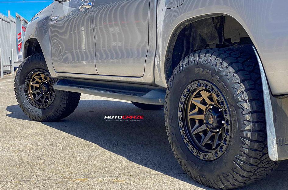 TOYOTA HILUX N80 4WD COVERT BRONZE BLACK LIP