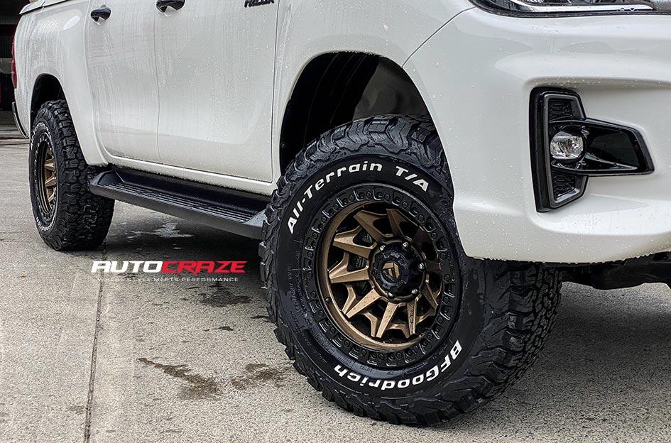 TOYOTA HILUX N80 4WD COVERT BRONZE BLACK LIP
