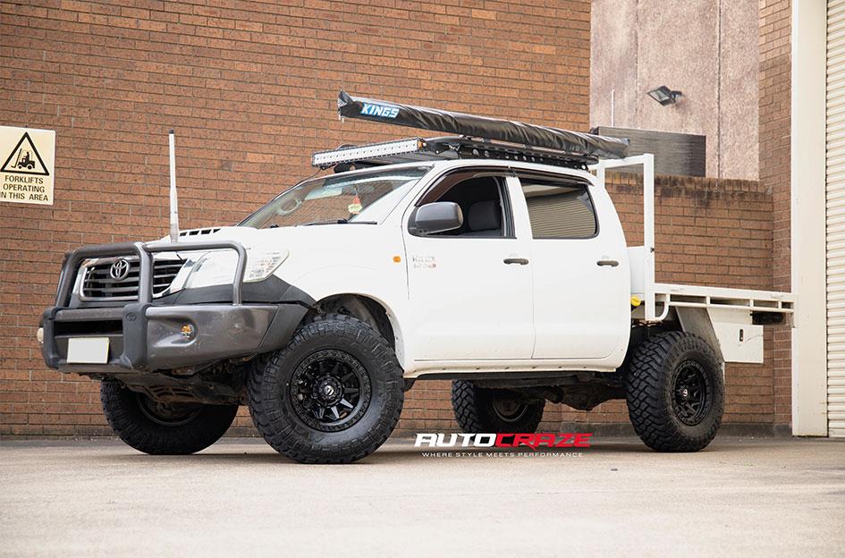 TOYOTA HILUX N70 4WD COVERT MATTE BLACK