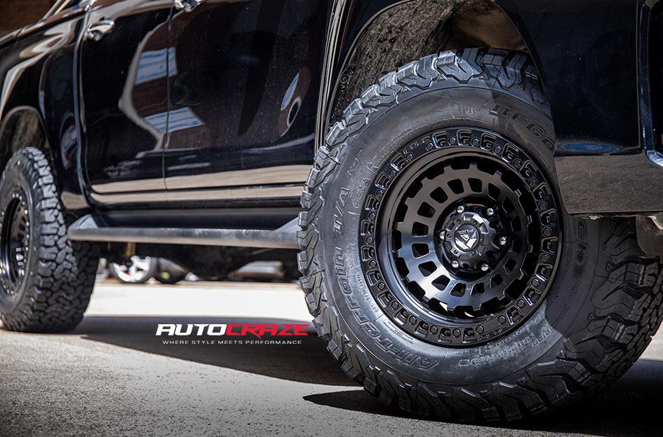 TOYOTA HILUX N80 4WD ZEPHYR MATTE BLACK