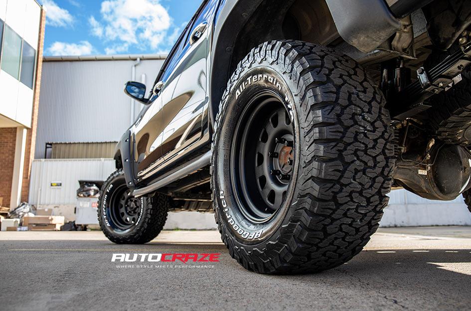 TOYOTA HILUX N80 4WD D HOLE BLACK